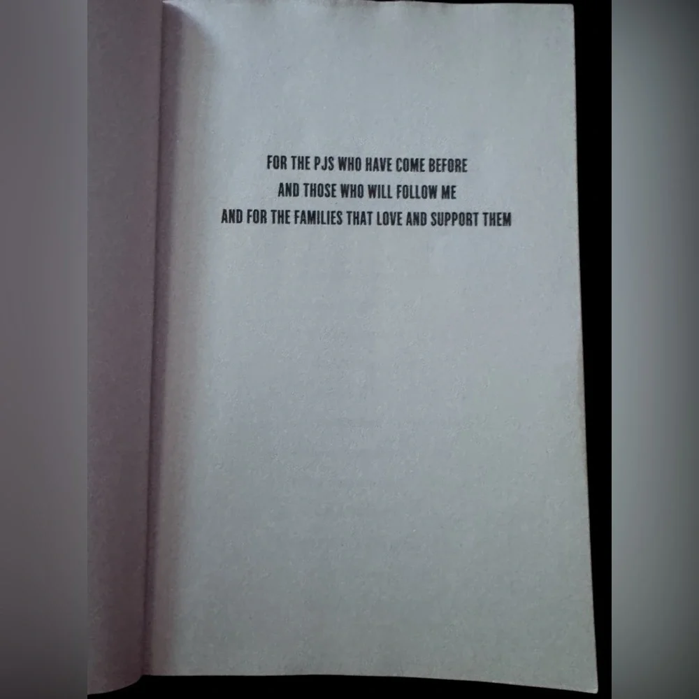 Book “Never Quit - How I Became A Special OPs Pararescue Jumper” - Picture 4 of 10